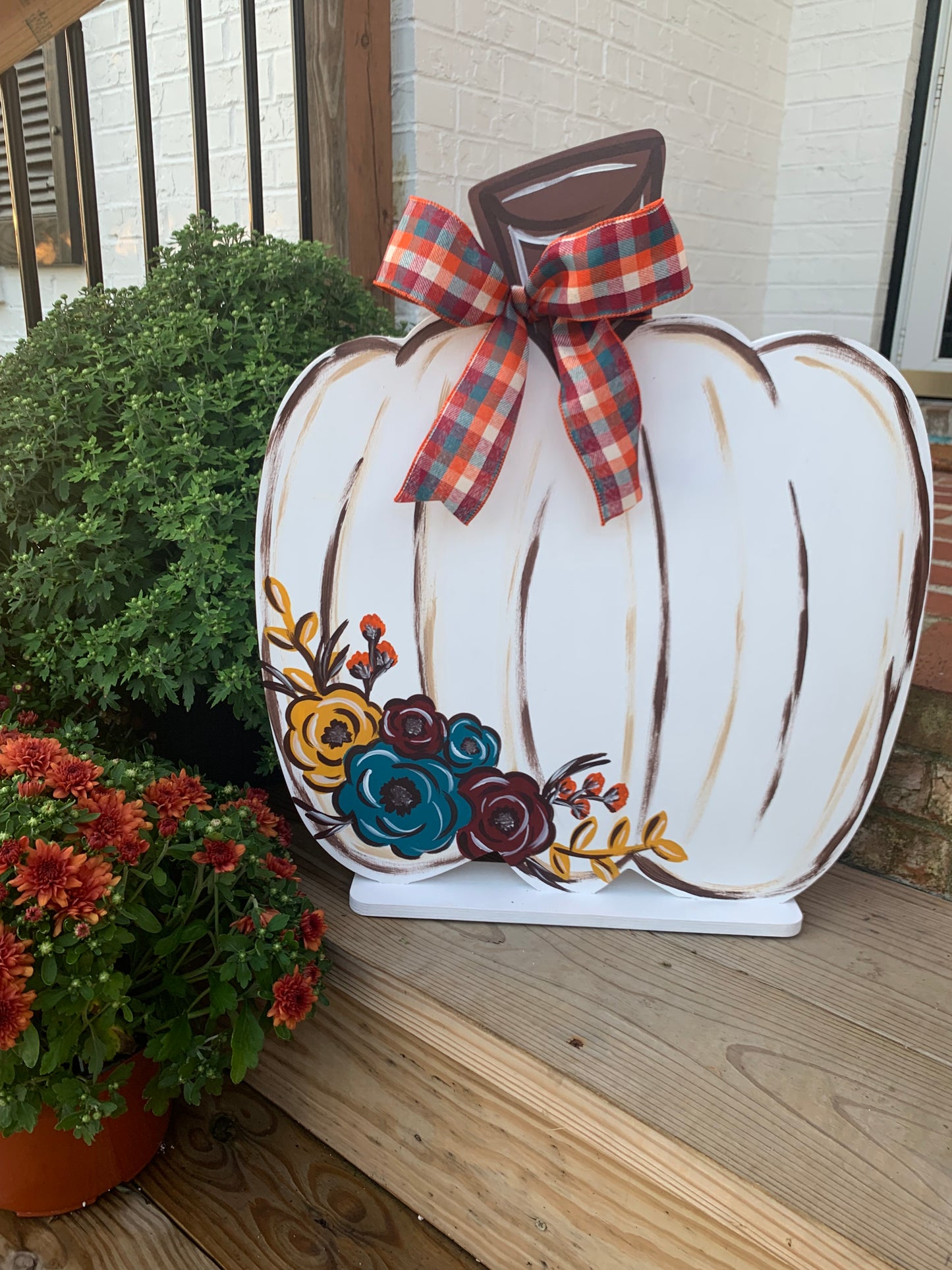 24" Standing Pumpkin