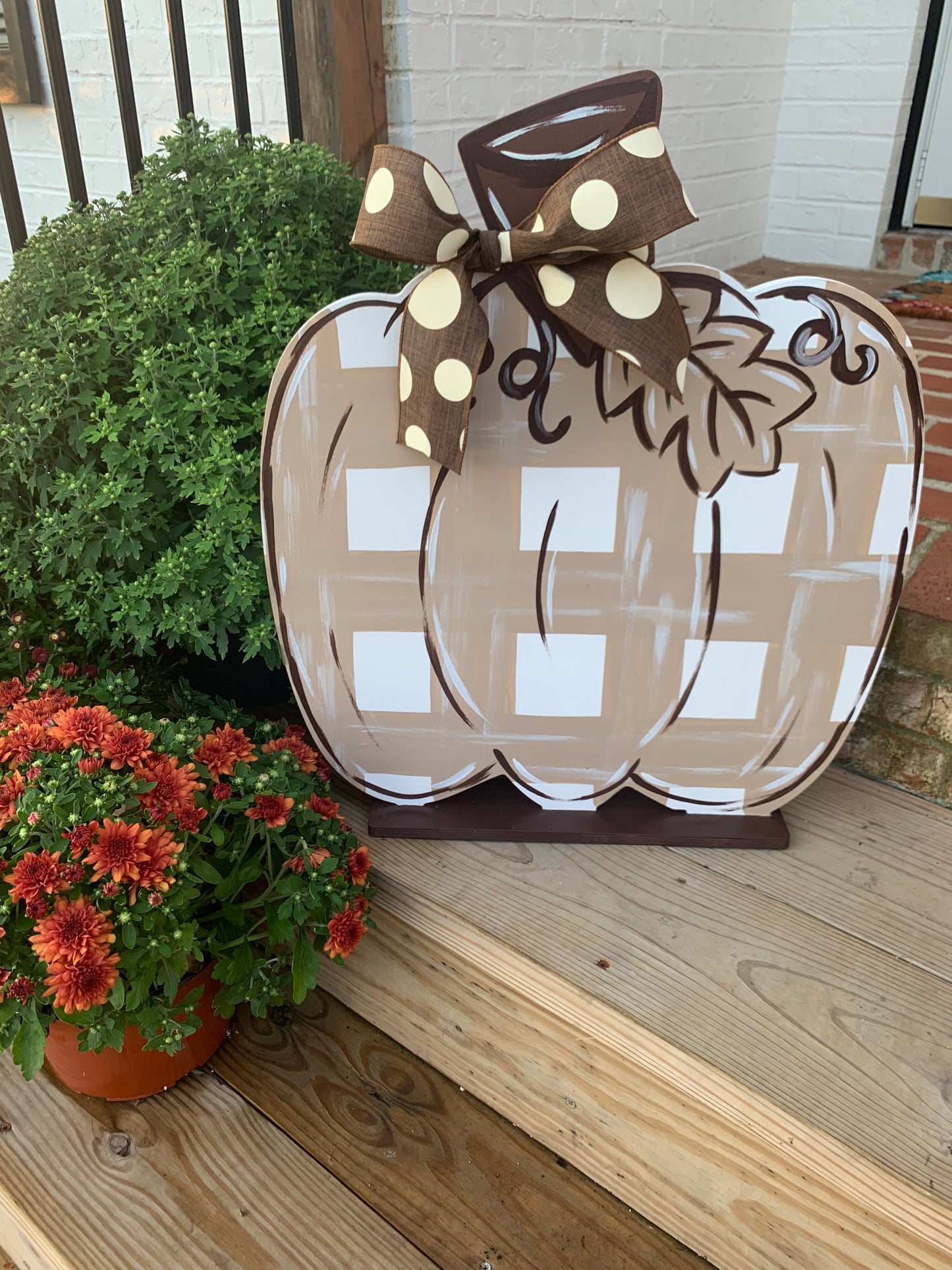 24" Standing Pumpkin