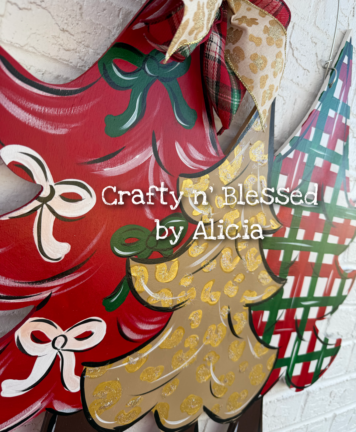 Red & Green Bow Tree Set Door Hanger