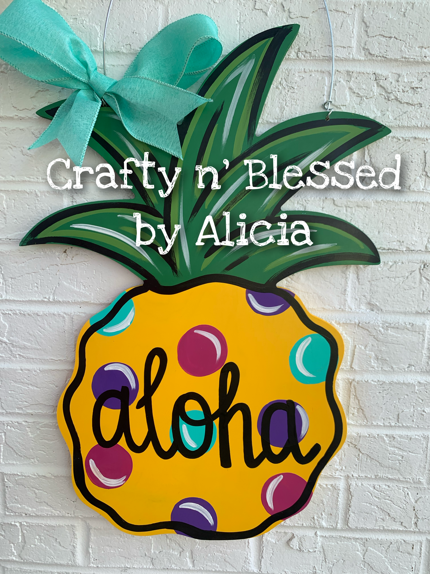 Dotted Pineapple Door Hanger